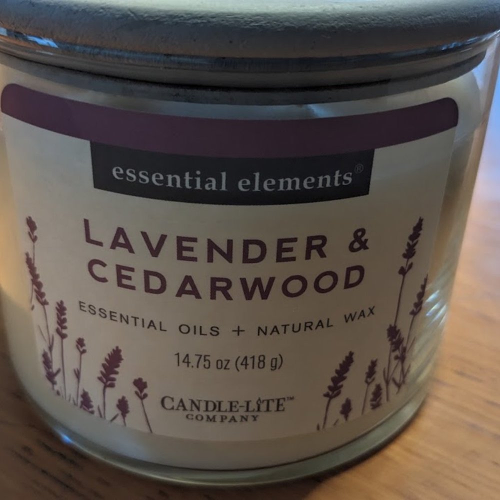 Essential element Candle 14.75 oz